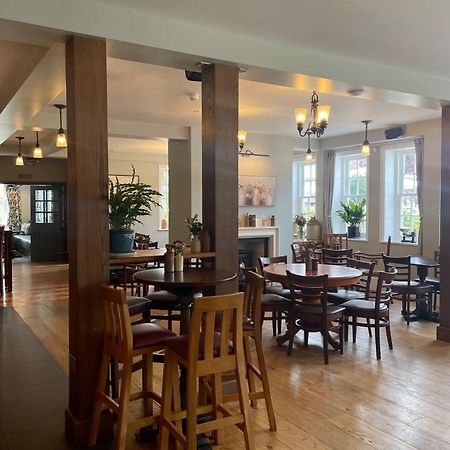 The Bulls Head Inn Ewhurst Esterno foto