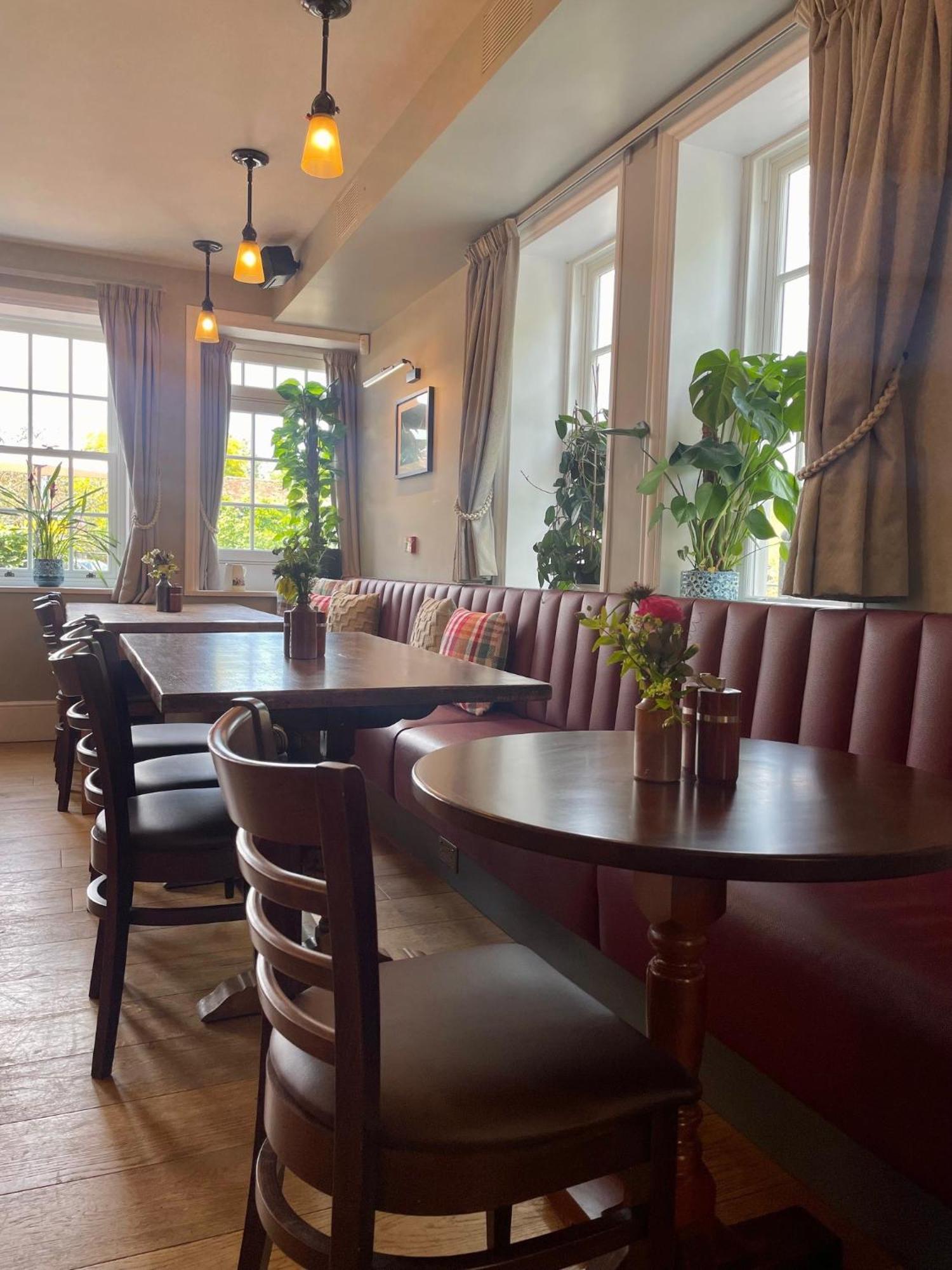 The Bulls Head Inn Ewhurst Esterno foto