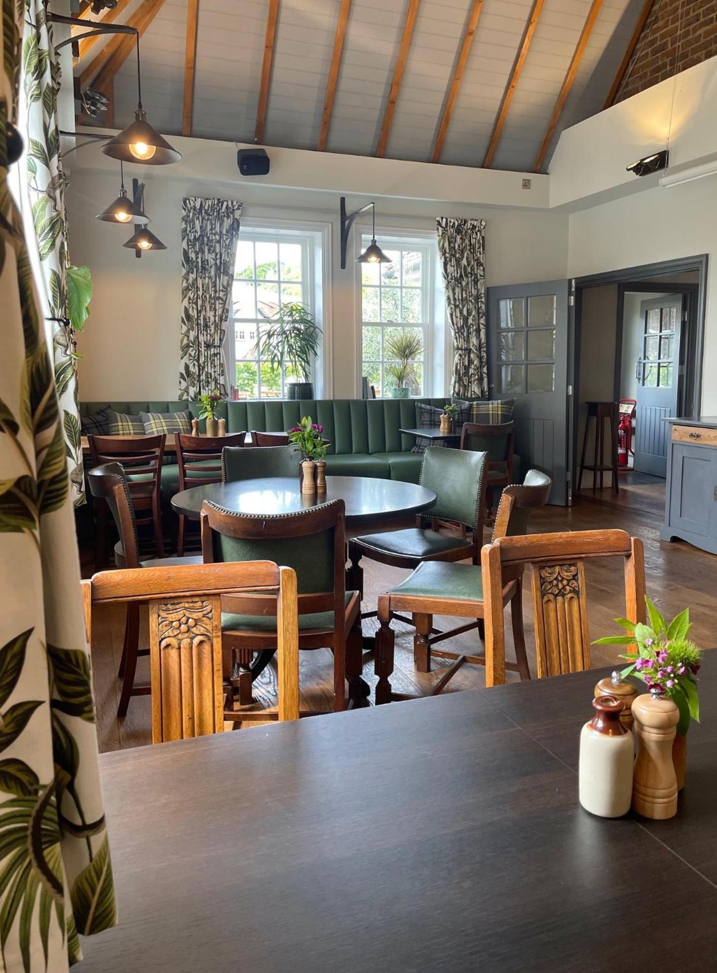 The Bulls Head Inn Ewhurst Esterno foto